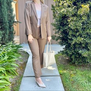 Pendleton Tan Suit 100% Virgin Wool 2 Piece Blazer and Pants size 14 vintage